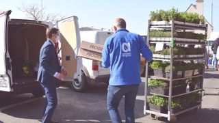 Au départ des Ponts-de-Cé, des plantes et des fleurs ont été livrées dans tout le département de Maine-et-Loire. ©A. Mabire